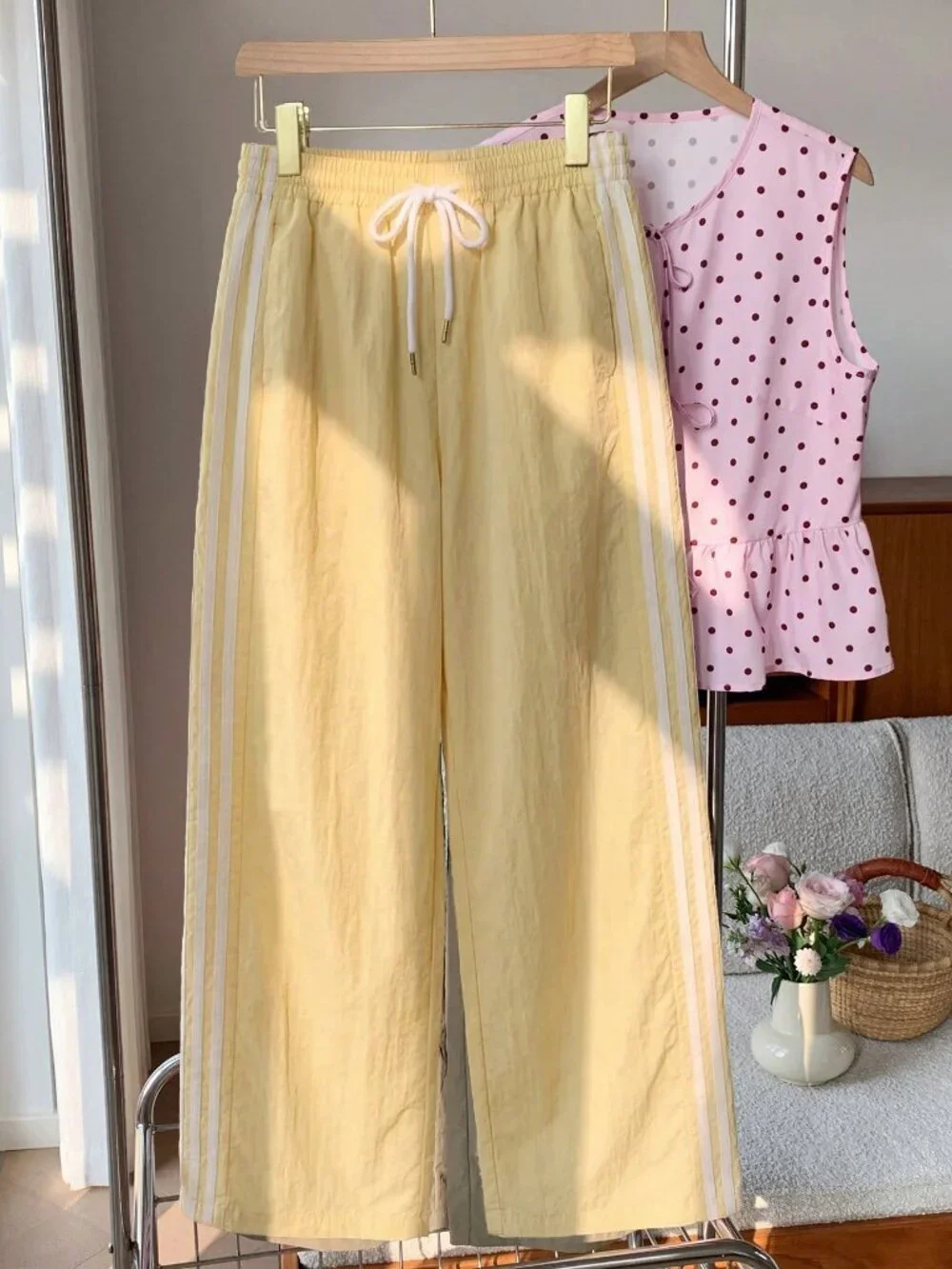 Yellow Casual Women's Side Stripe Elastic Waist Loose Sports Pants